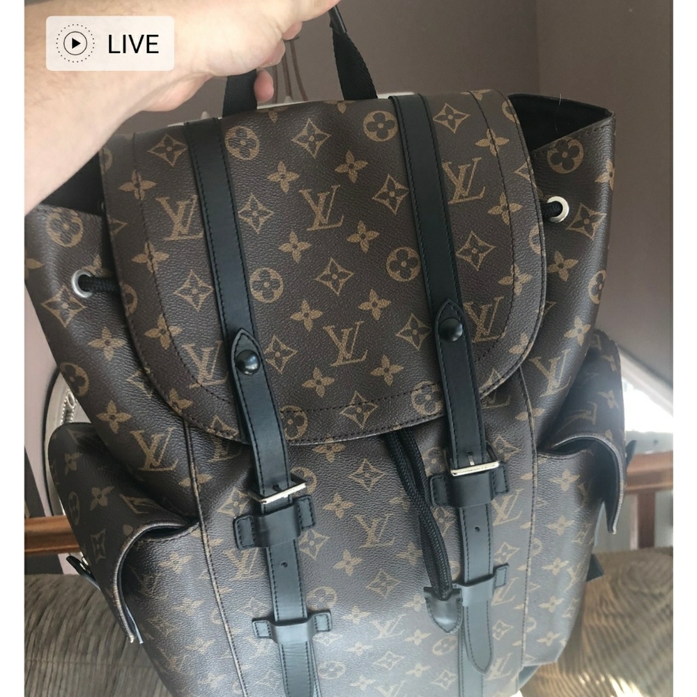 Backpack - Picture 3 of 4